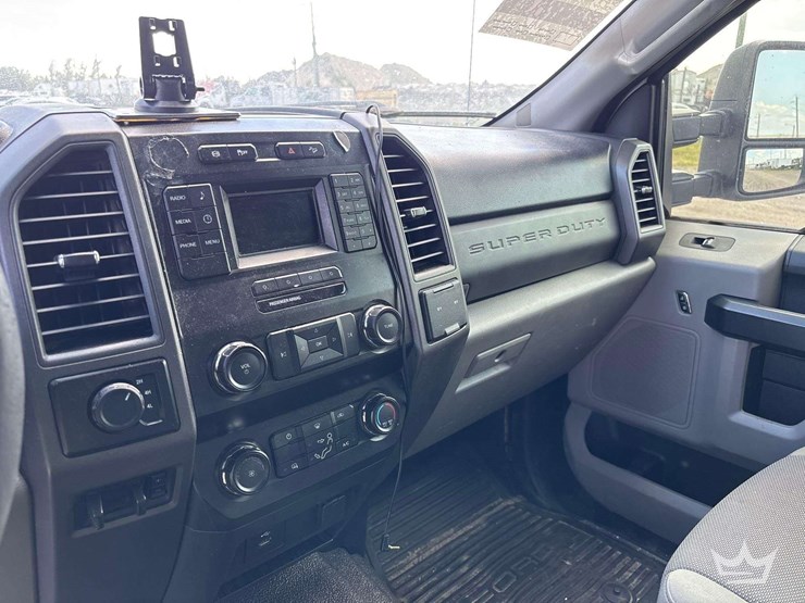 2019-ford-f350-image-17