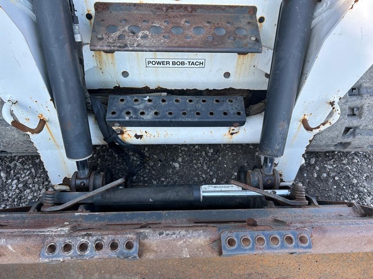 bobcat-t300-image-10