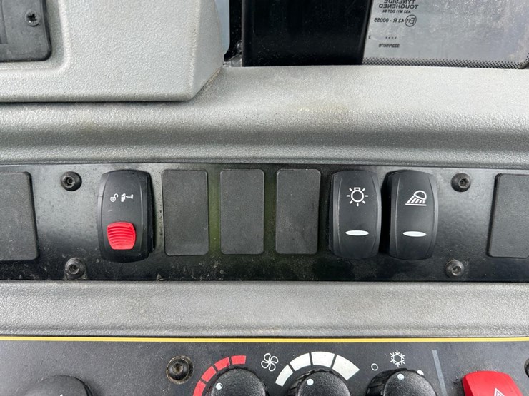 jcb-407-image-23