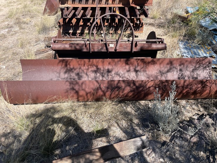 #1035-•-back-blade-and-chute-metal-image-4