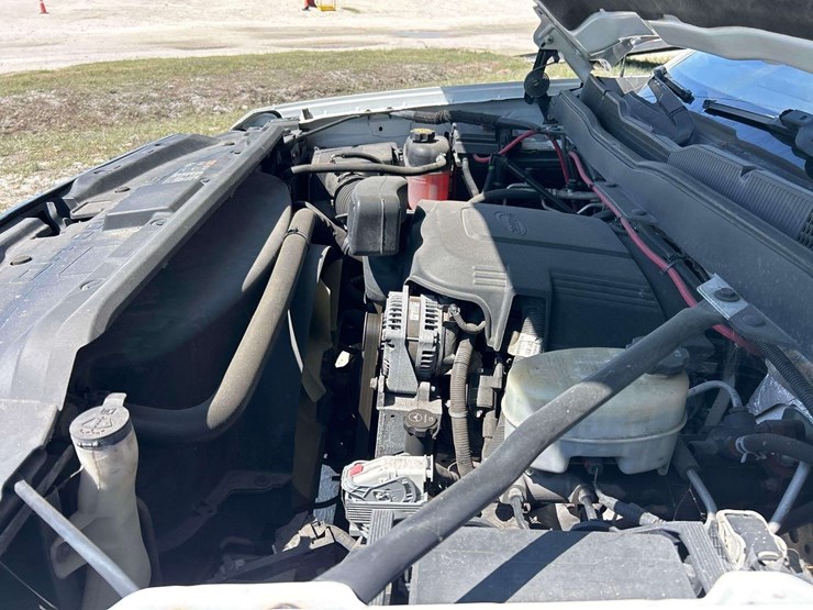 2018-chevrolet-silverado-2500-image-10