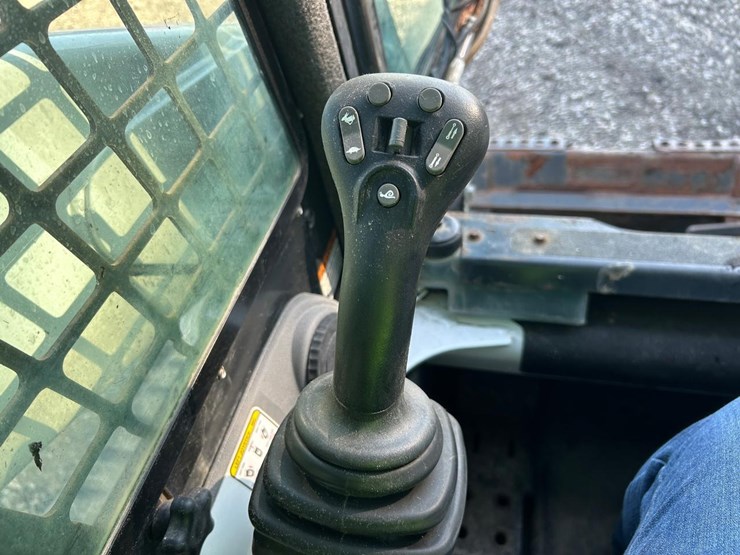 bobcat-t300-image-25