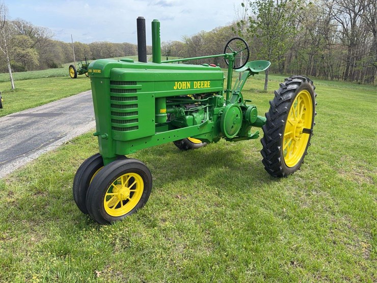 john-deere-b-image-1