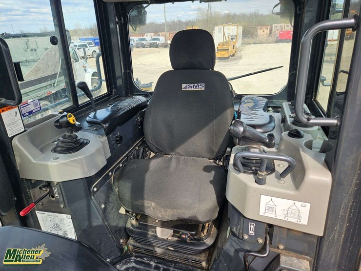 2017-komatsu-d61px-24-image-16