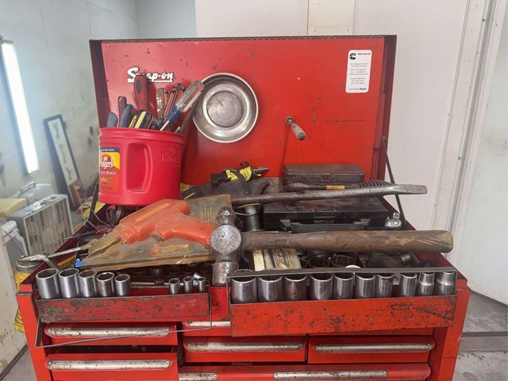 snap-on-tool-cabinet-with-assorted-tools-image-2