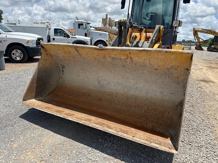 2012-deere-244j-image-6