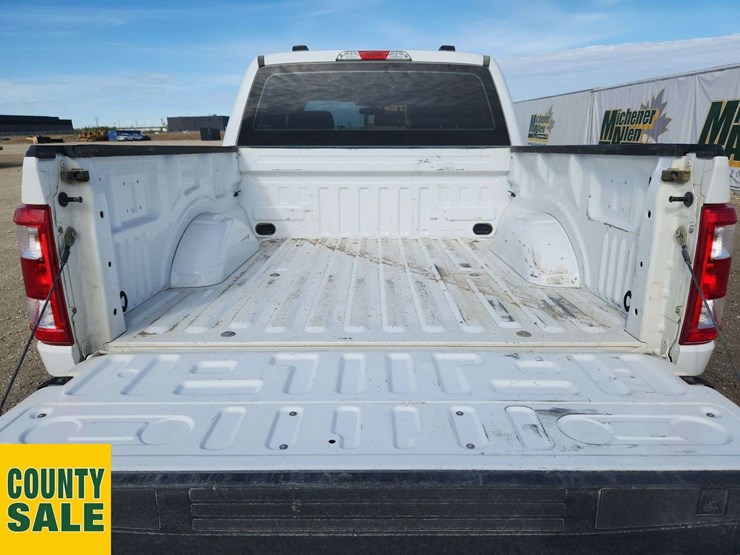 2022-ford-f150-xl-image-12