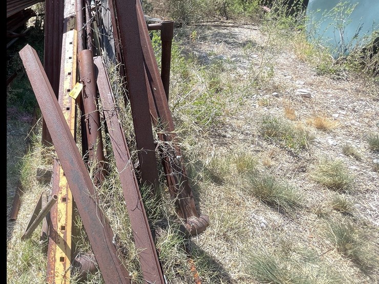 #1057-•-(2)-racks-and-metal-image-3