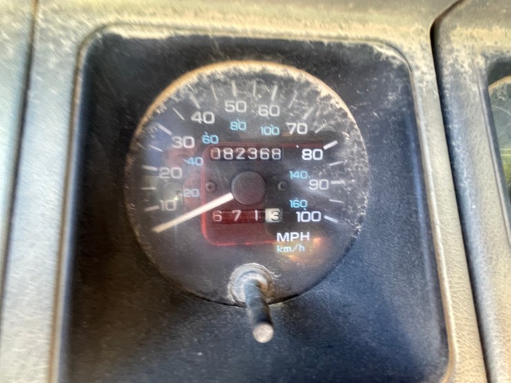 1994-jeep-wrangler-image-16