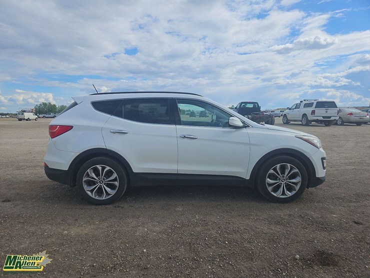 2015-hyundai-santa-fe-image-9