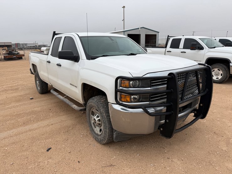 2018-chevrolet-silverado-2500hd-image-10