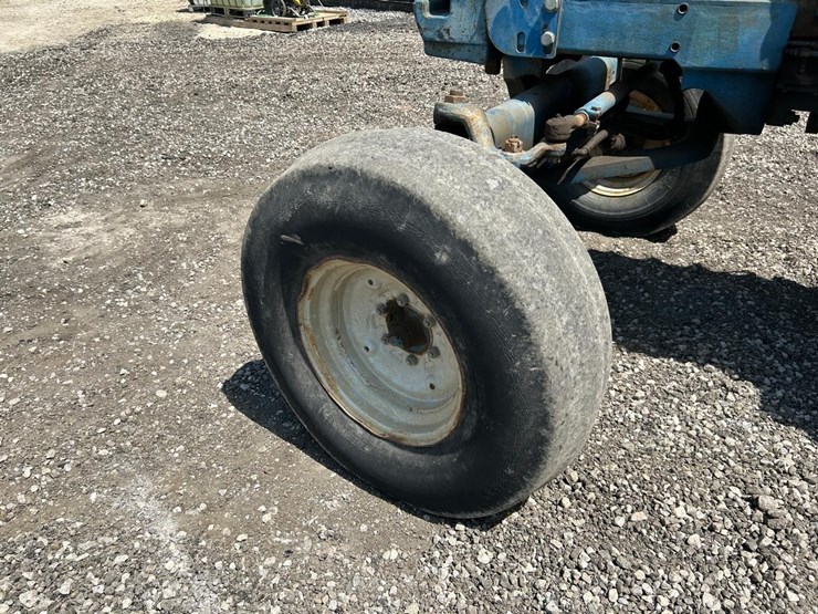 ford-7710-image-17