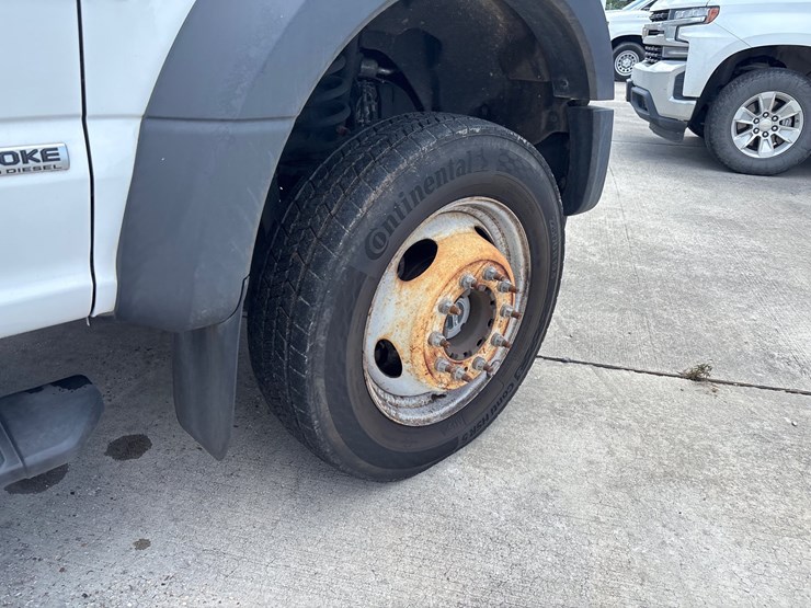 2020-ford-f550-image-9