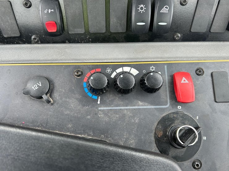 jcb-407-image-25