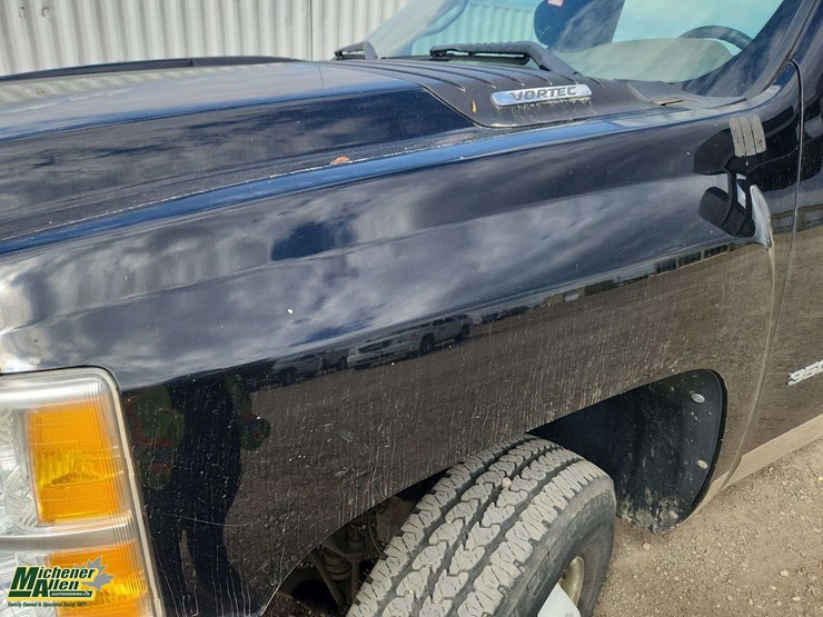 2012-chevrolet-silverado-3500-image-32
