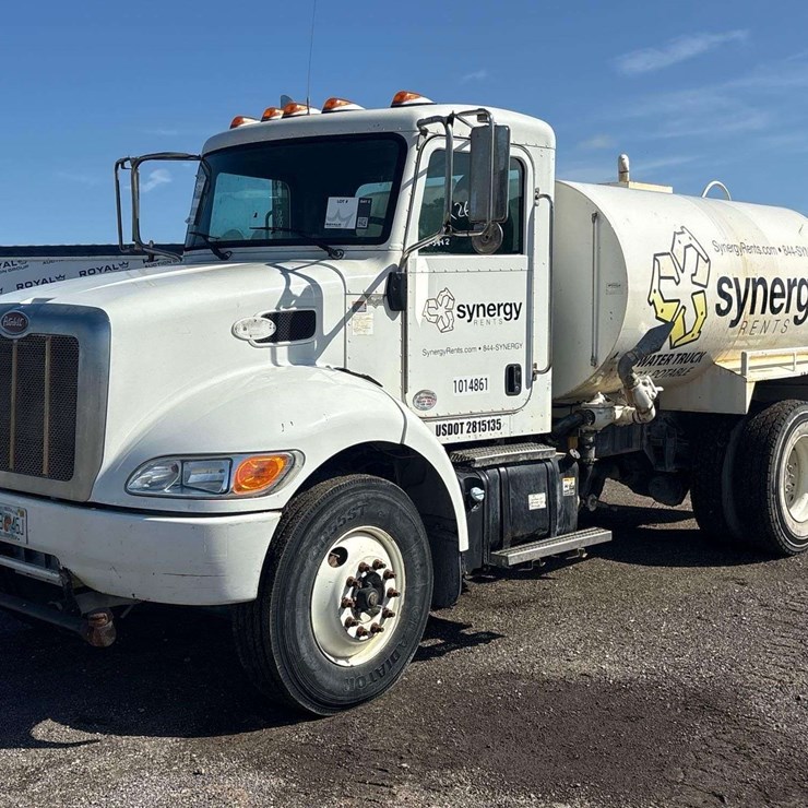 2017 PETERBILT 337