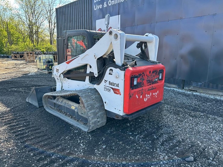 2023-bobcat-t740-image-2