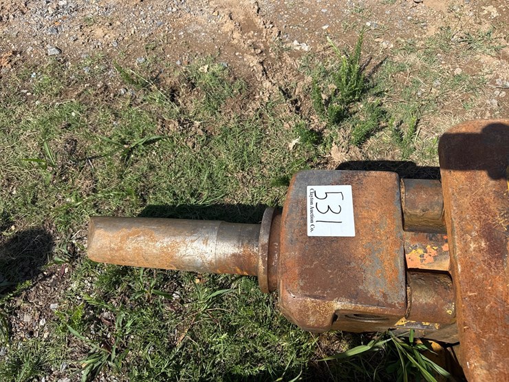 caterpillar-320-image-4