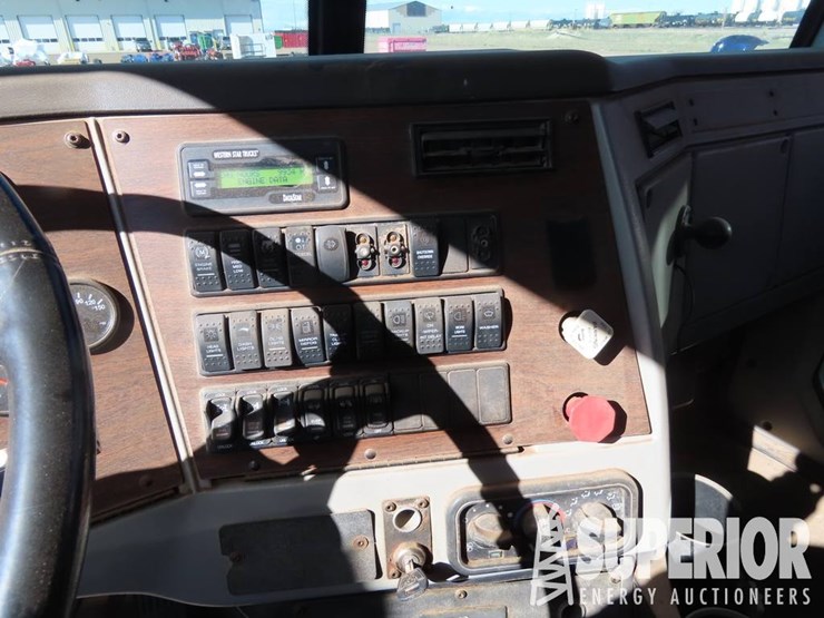 2015-western-star-4900-image-10