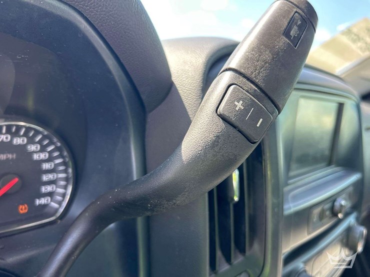 2018-chevrolet-silverado-2500-image-15
