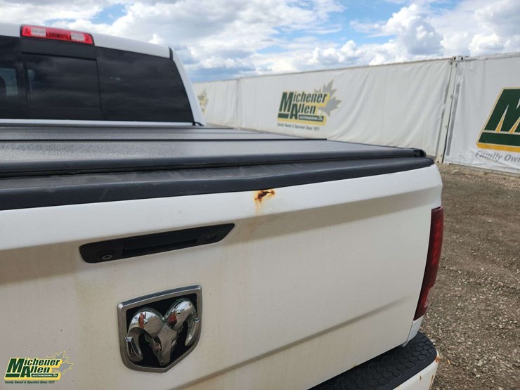 2013-dodge-1500-image-44