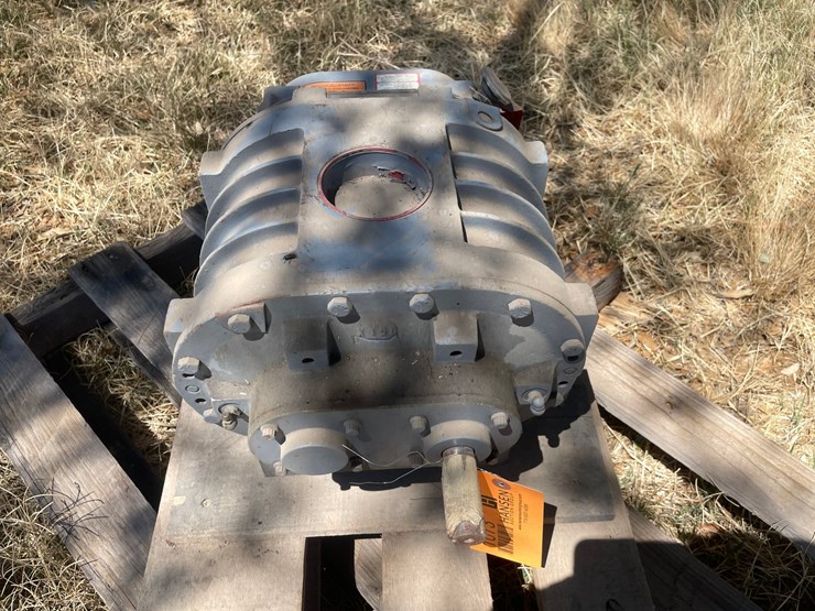 #1073-•-sutorbilt-positive-displacement-blower-image-2