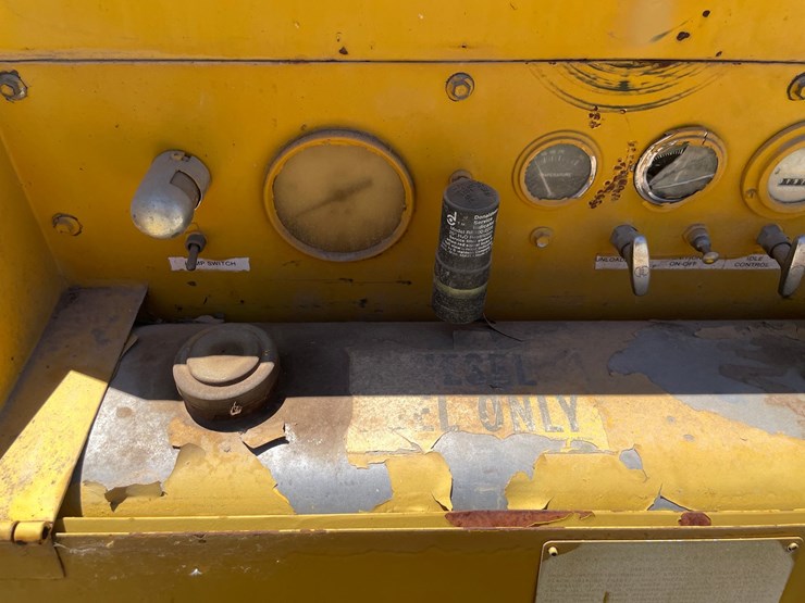#1048-•-air-compressor-image-21