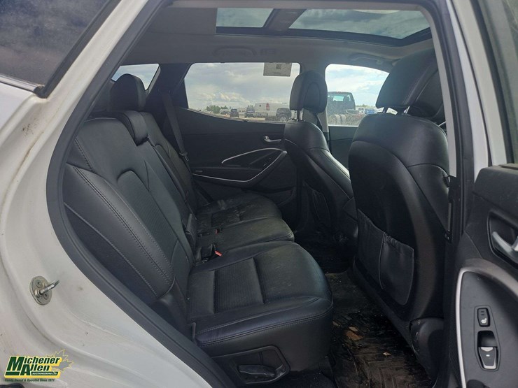 2015-hyundai-santa-fe-image-19