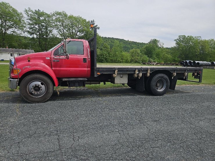 2007-ford-f650-xlt-image-2