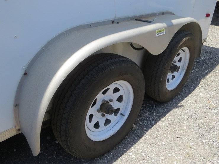 2014-horton-enclosed-trailer-image-11