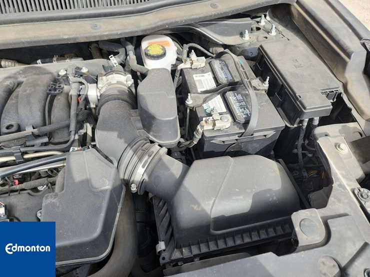 2018-ford-explorer-image-32