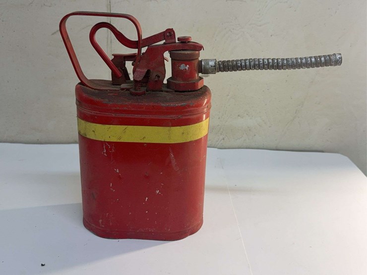 eagle-manufacturing-oil-can-and-john-deere-oiler-cans-image-9