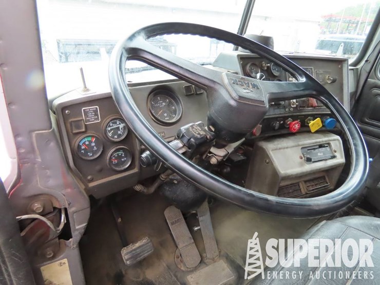 1994-mack-rd690s-image-7