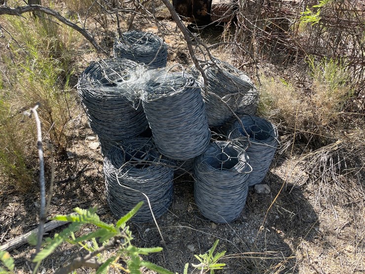 #1026-•-barb/barbless-rolls-of-wire-image-4