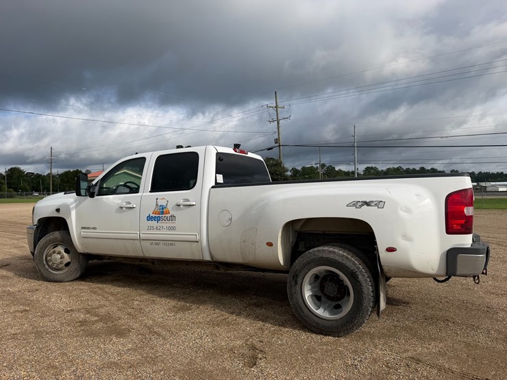 2011-chevrolet-silverado-3500-image-4