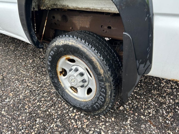 2006-chevrolet-2500-image-17