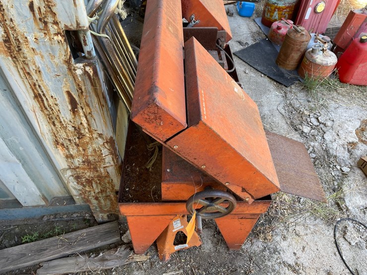 #1090-•-heavy-duty-band-saw-image-6