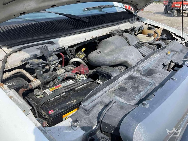 2012-ford-cargo-image-31
