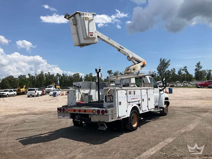 2005-gmc-c4500-versalift-tel29n-02-29ft.-insulated-bucket-truck-image-3