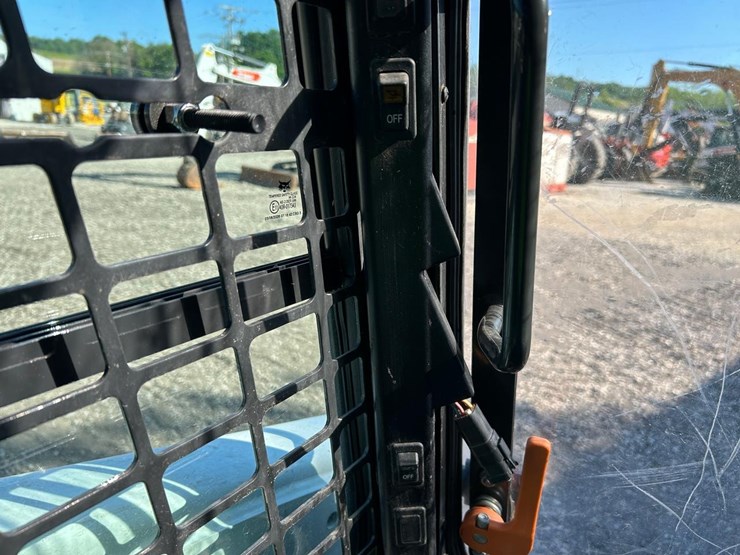 2021-bobcat-t770-image-25