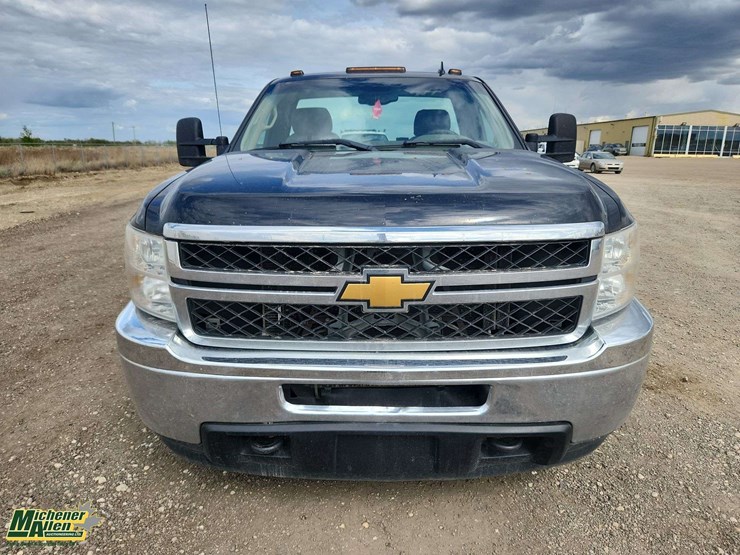 2012-chevrolet-silverado-3500-image-9