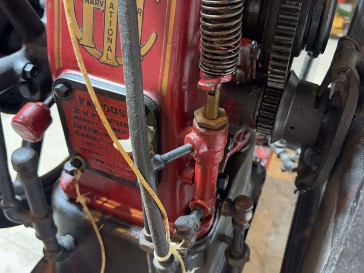 international-harvester-famous-2hp-image-15