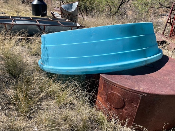#1033-•-(2)-water-tanks-image-3