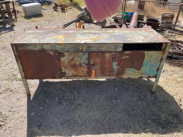 #1092-•-metal-work-bench-image-1