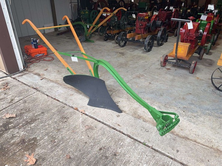 john-deere-left-hand-plow-image-1