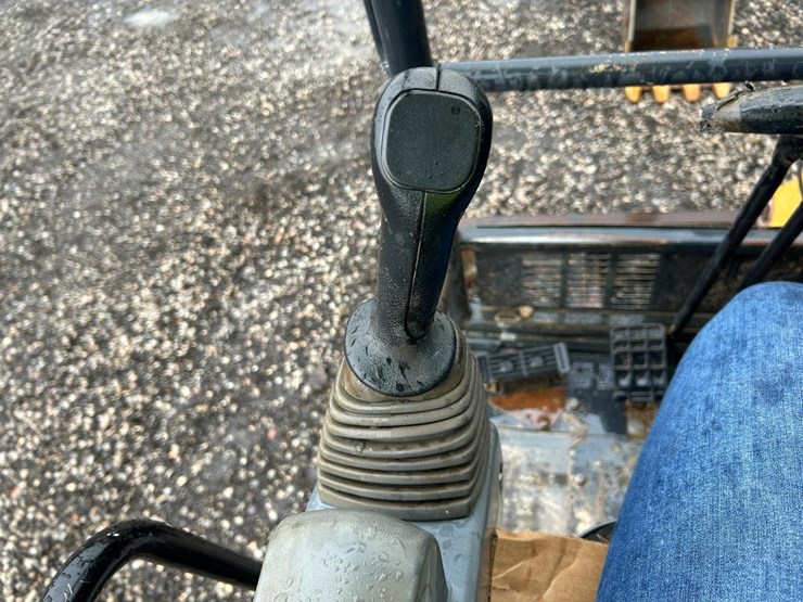 deere-27d-image-25