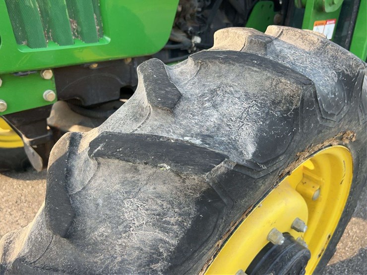 john-deere-5210-image-19