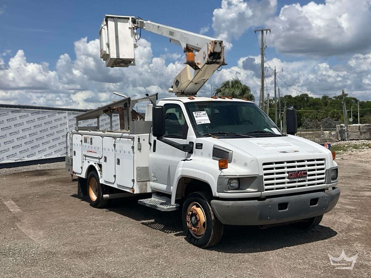 2005-gmc-c4500-versalift-tel29n-02-29ft.-insulated-bucket-truck-image-2