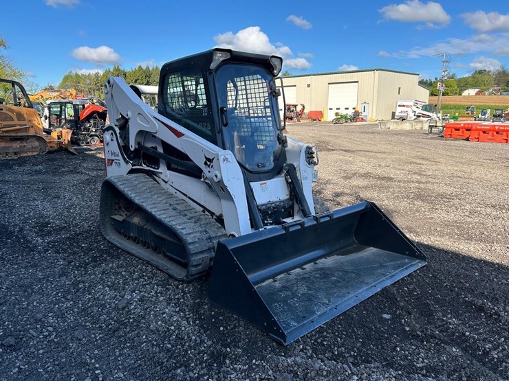 2023-bobcat-t740-image-6