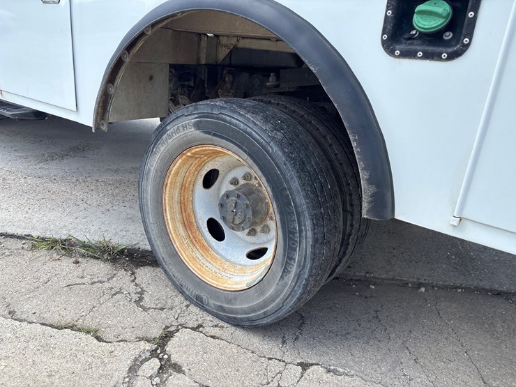2020-ford-f550-image-7